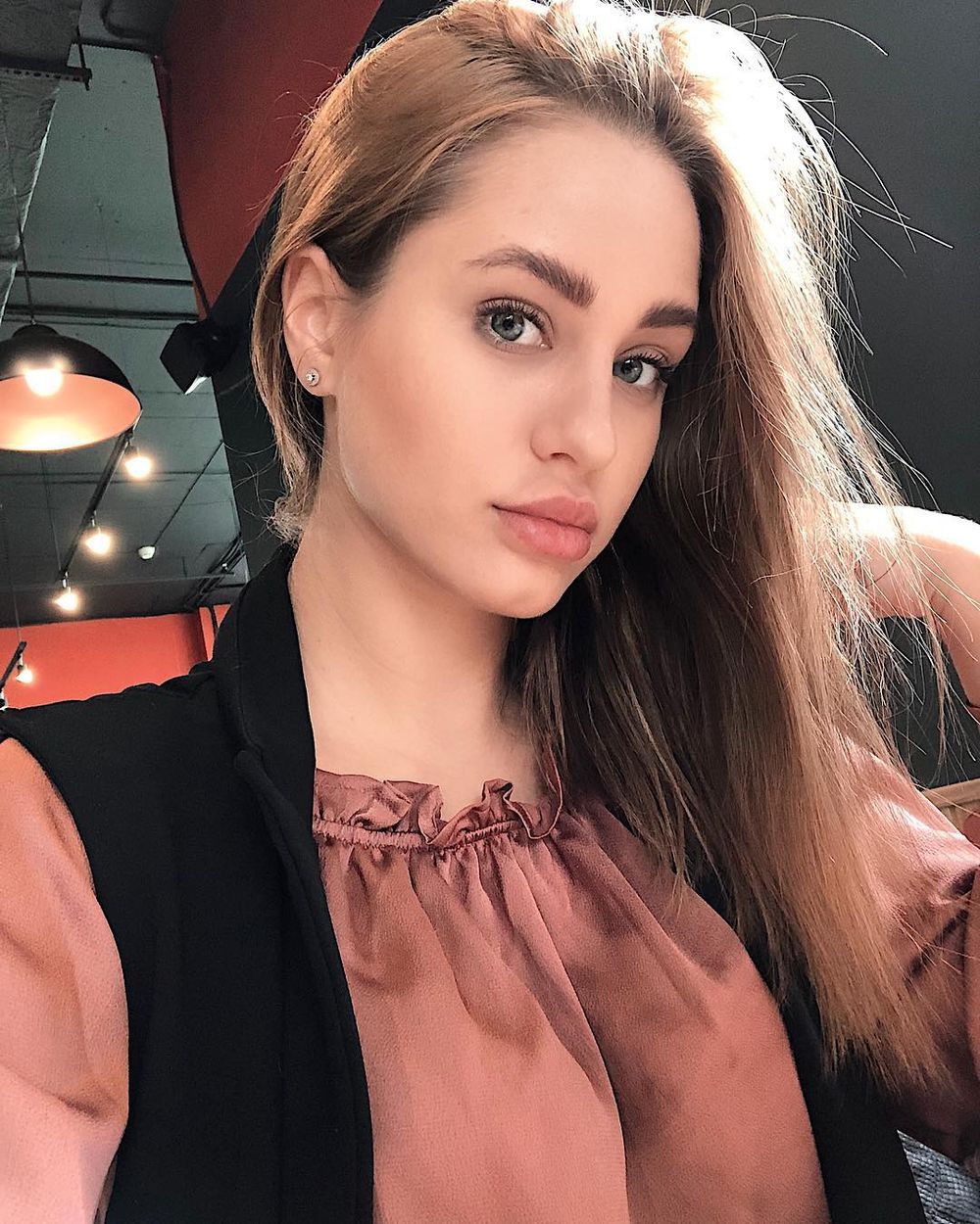 ID 143122 - Lena from, 30 years old, blonde